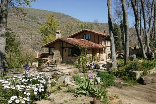 Casa Rural La Casa Del Bosque Navaconcejo Esterno foto