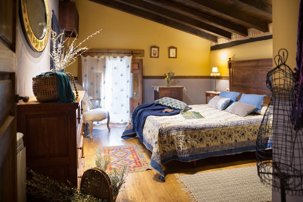 Casa Rural La Casa Del Bosque Navaconcejo Esterno foto